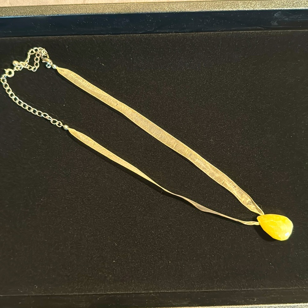 Ribbon crystal necklace